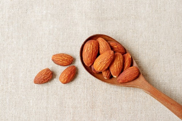 almond02-min
