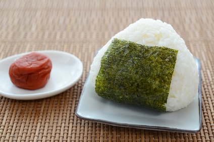 梅干しとおにぎり