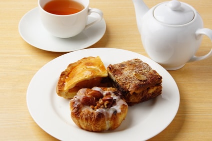 菓子パンと紅茶